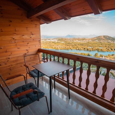 Hotel Shpija E Gjyshit Canaj Экстерьер фото