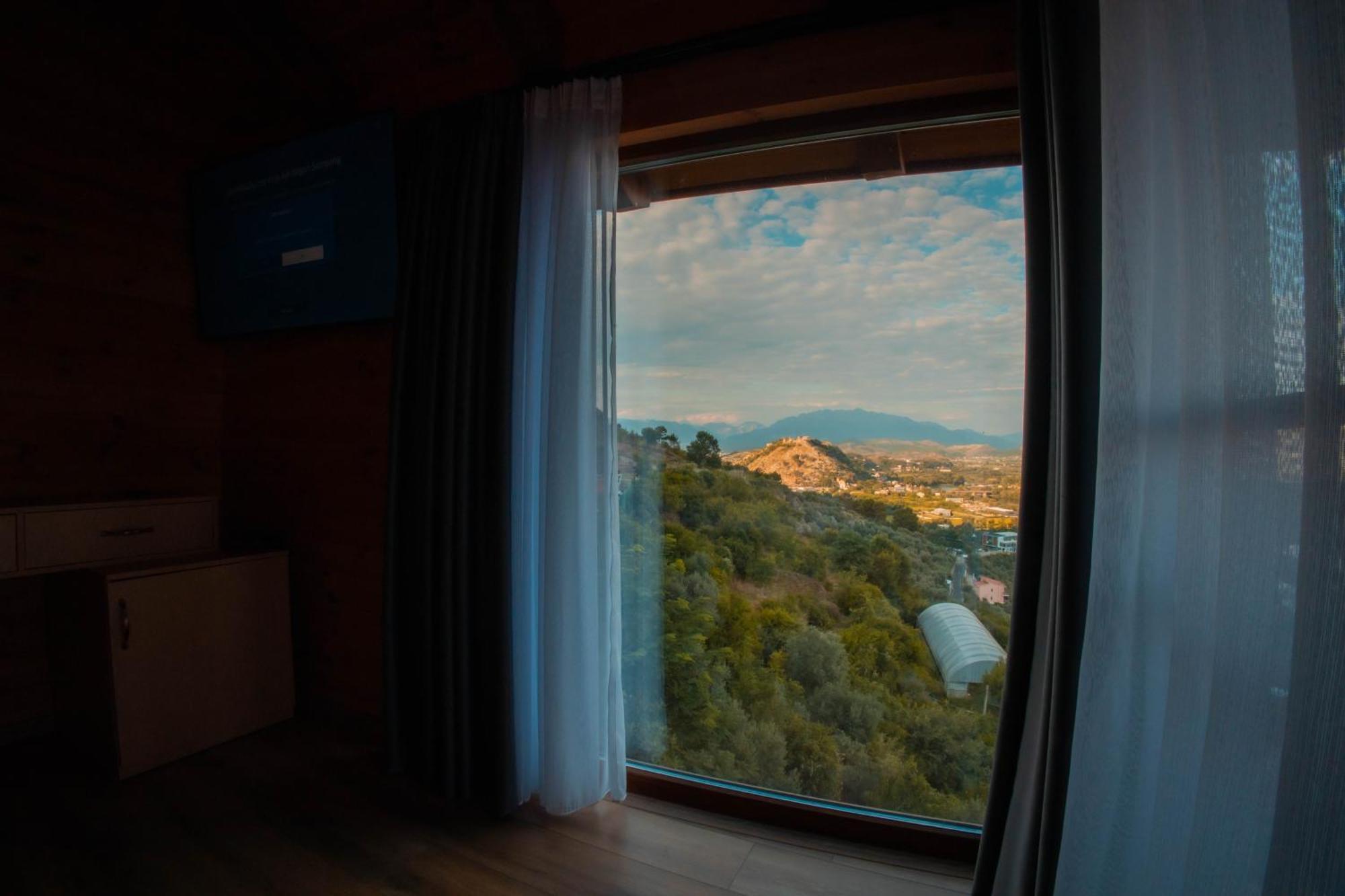 Hotel Shpija E Gjyshit Canaj Экстерьер фото