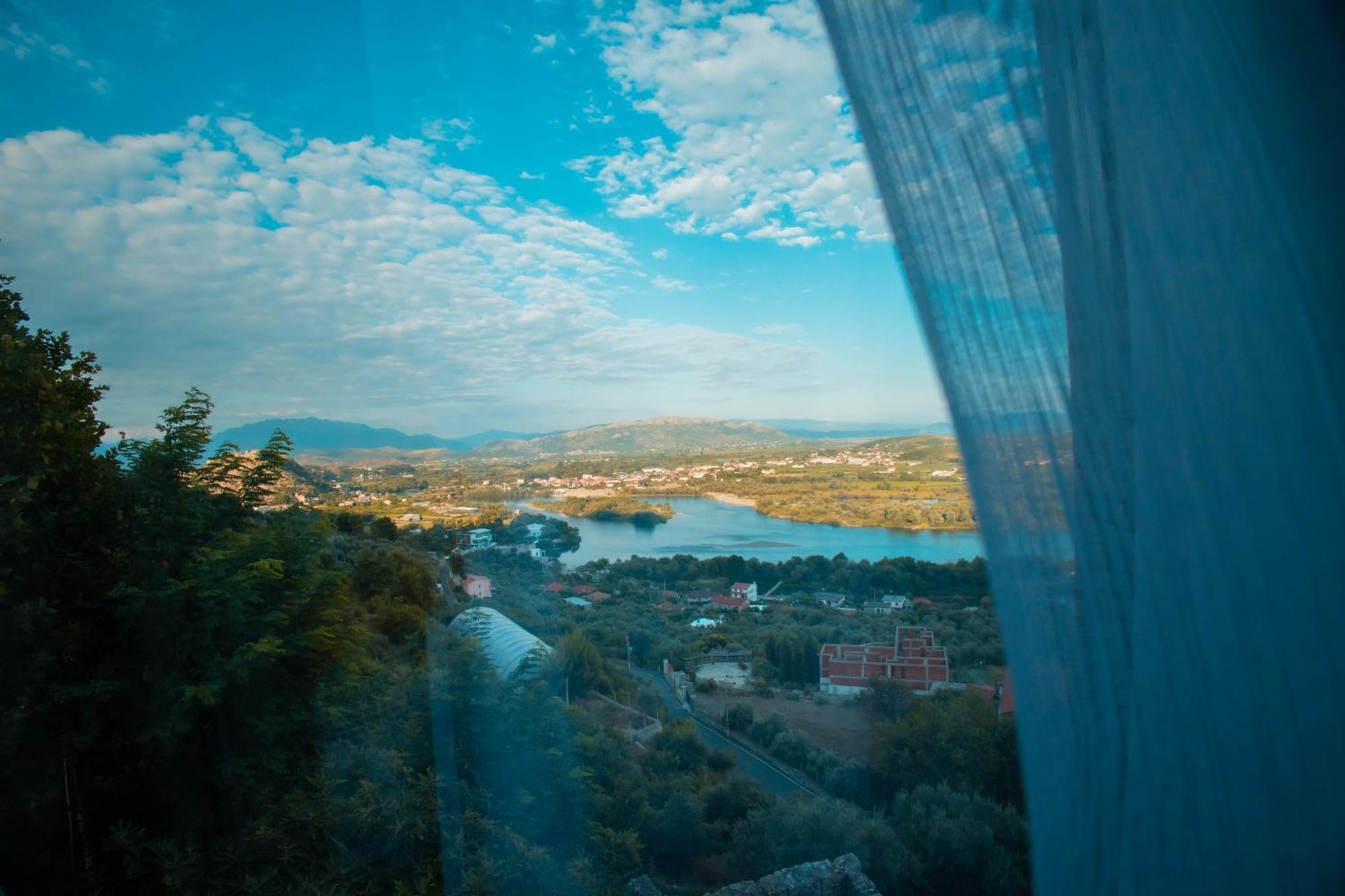 Hotel Shpija E Gjyshit Canaj Экстерьер фото