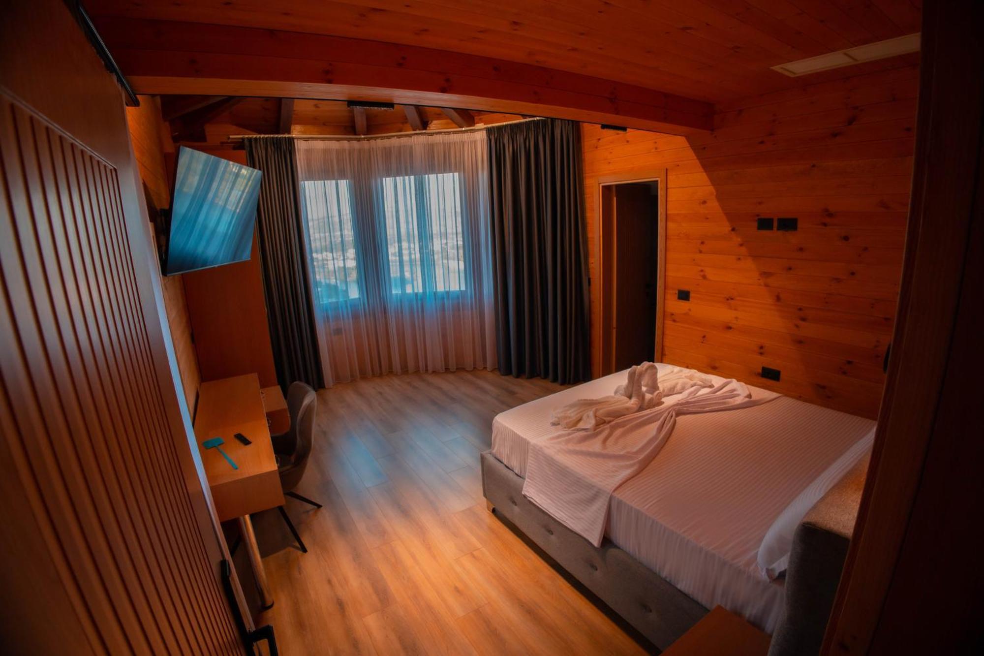 Hotel Shpija E Gjyshit Canaj Экстерьер фото