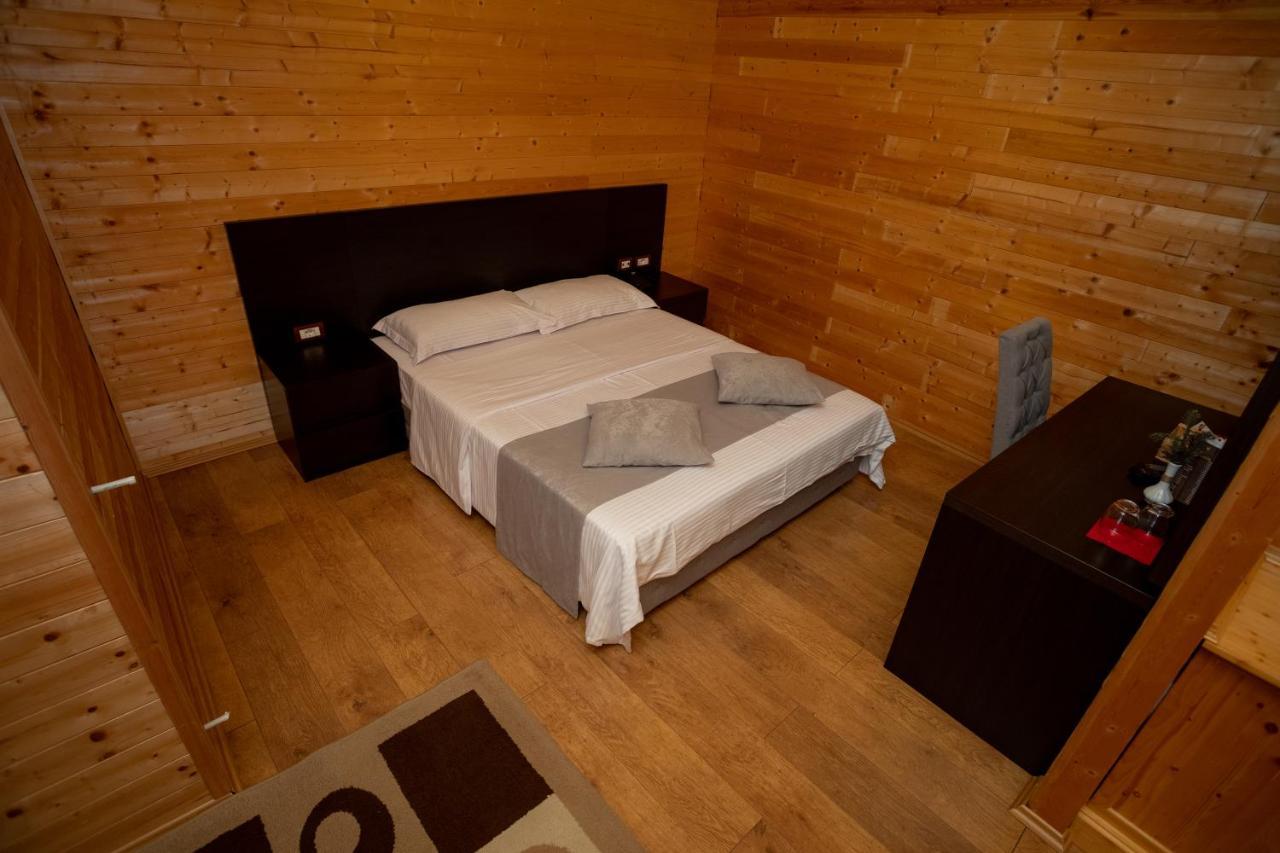 Hotel Shpija E Gjyshit Canaj Экстерьер фото