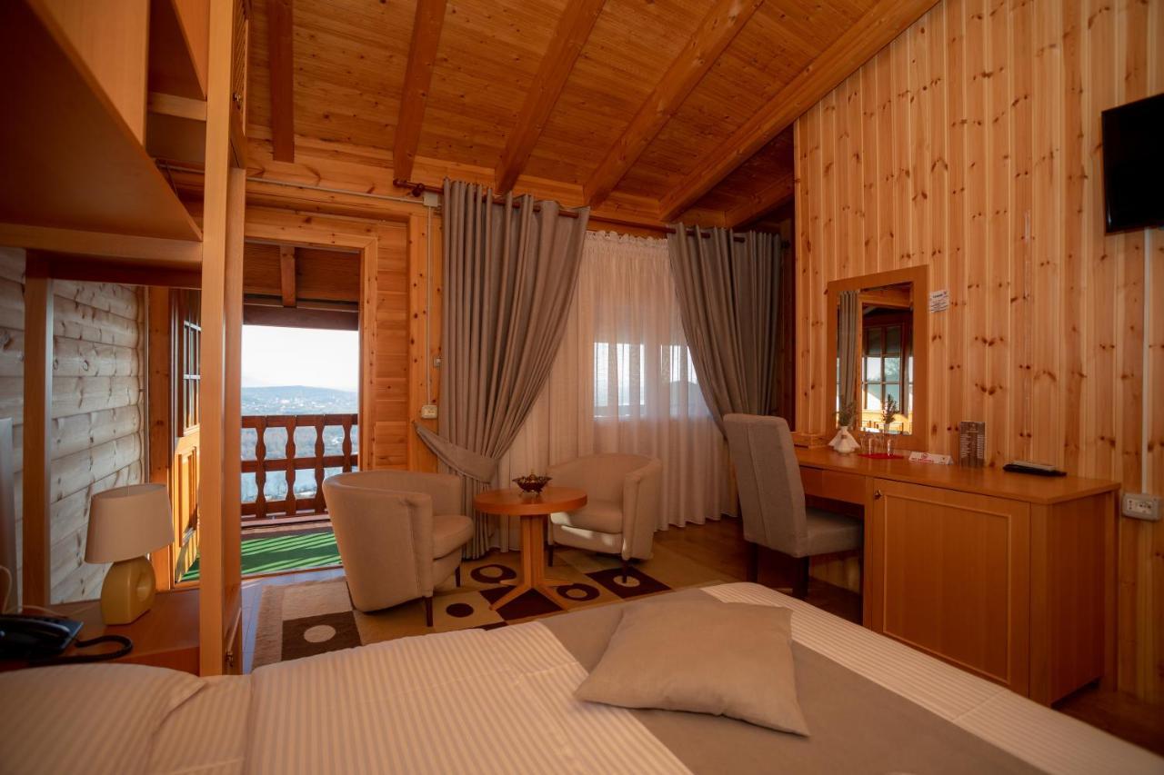Hotel Shpija E Gjyshit Canaj Экстерьер фото