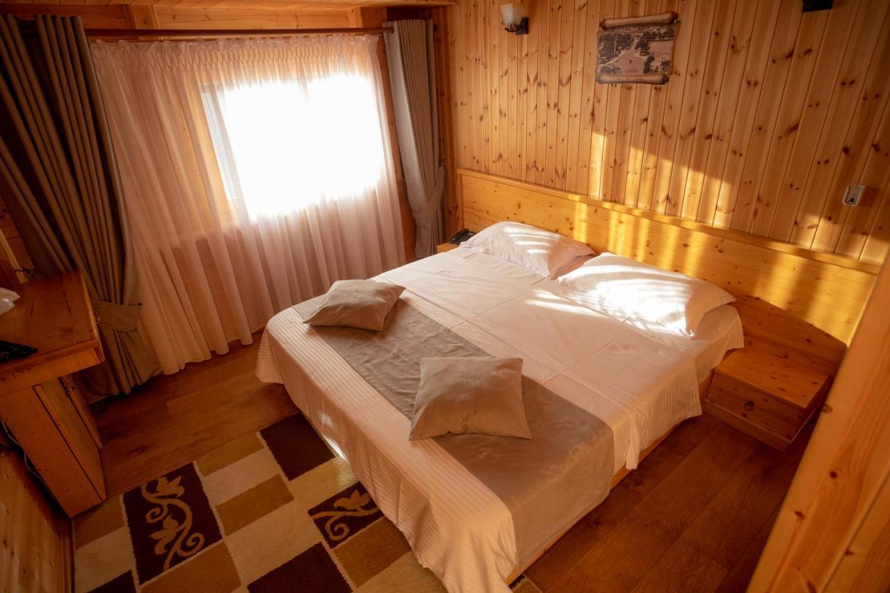 Hotel Shpija E Gjyshit Canaj Экстерьер фото