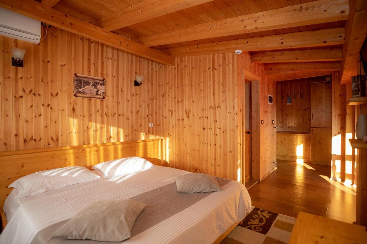 Hotel Shpija E Gjyshit Canaj Экстерьер фото