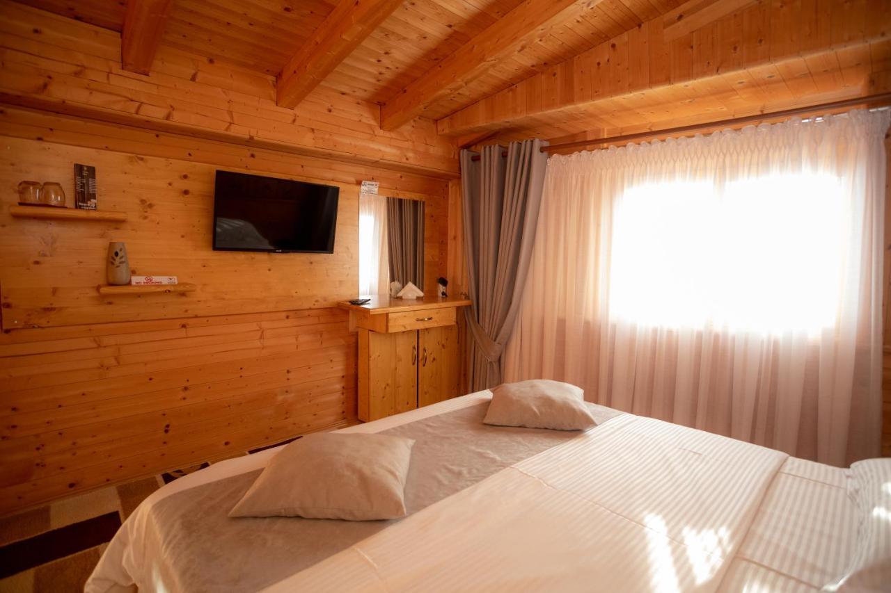 Hotel Shpija E Gjyshit Canaj Экстерьер фото